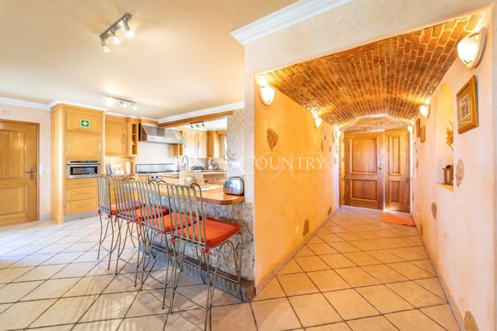 Image No.29-4 Bed Property for sale