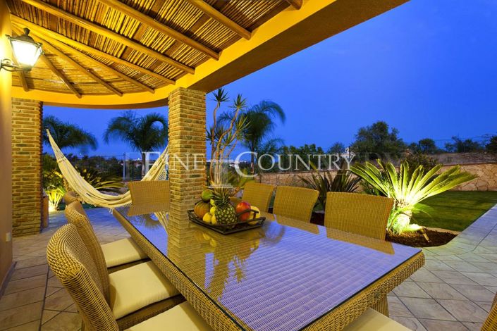 Image No.54-4 Bed Property for sale