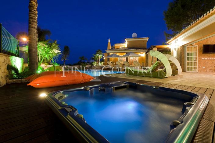 Image No.57-4 Bed Property for sale