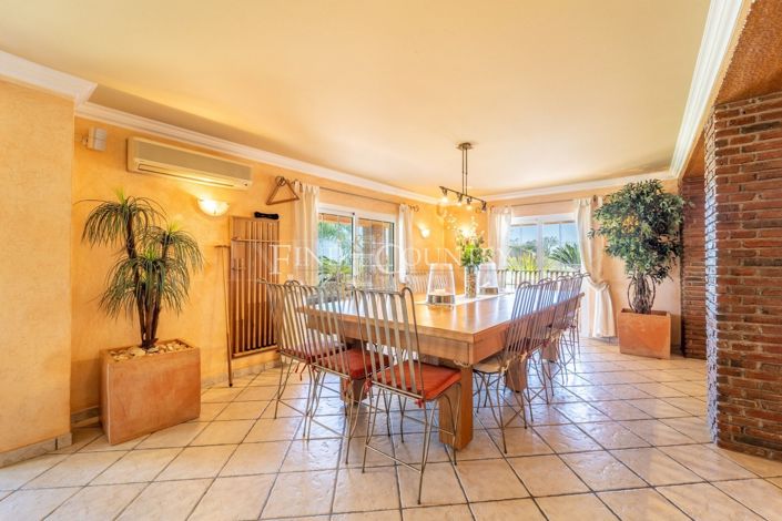 Image No.7-4 Bed Property for sale