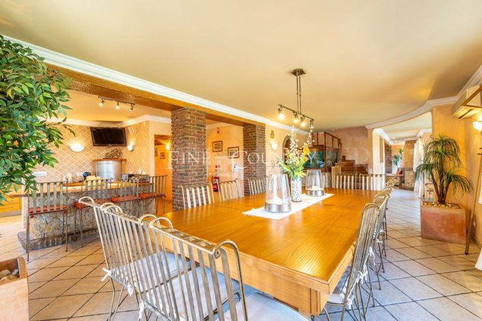 Image No.8-4 Bed Property for sale