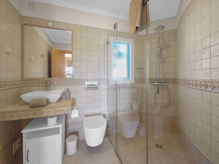 Image No.13-4 Bed Property for sale