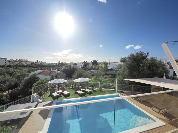 Image No.30-4 Bed Property for sale