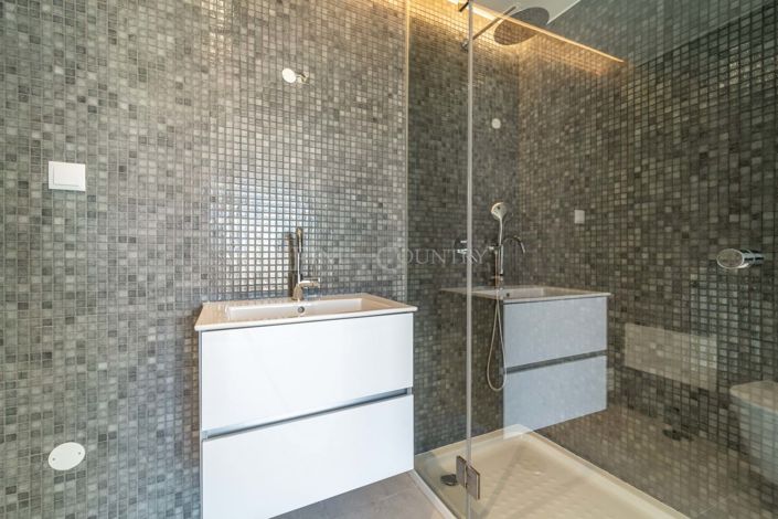 Image No.17-4 Bed Penthouse for sale