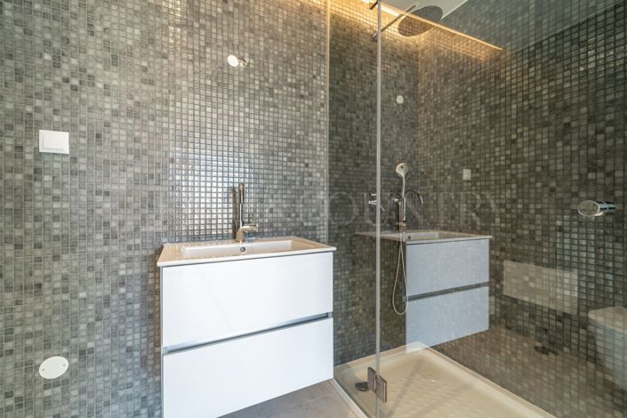 Image No.18-4 Bed Penthouse for sale