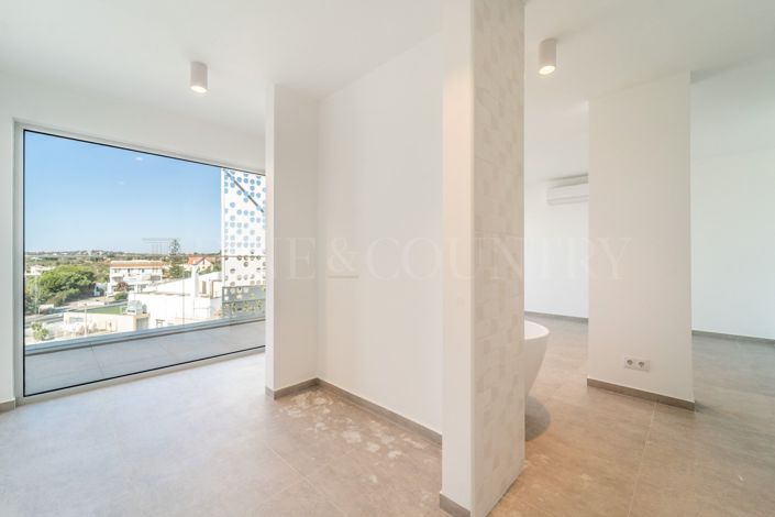 Image No.20-4 Bed Penthouse for sale