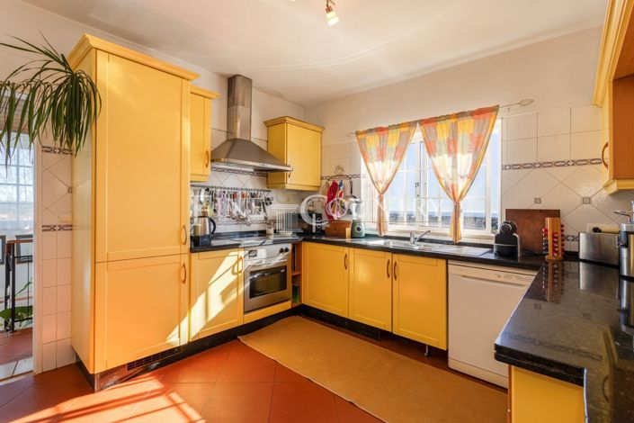 Image No.11-4 Bed Property for sale