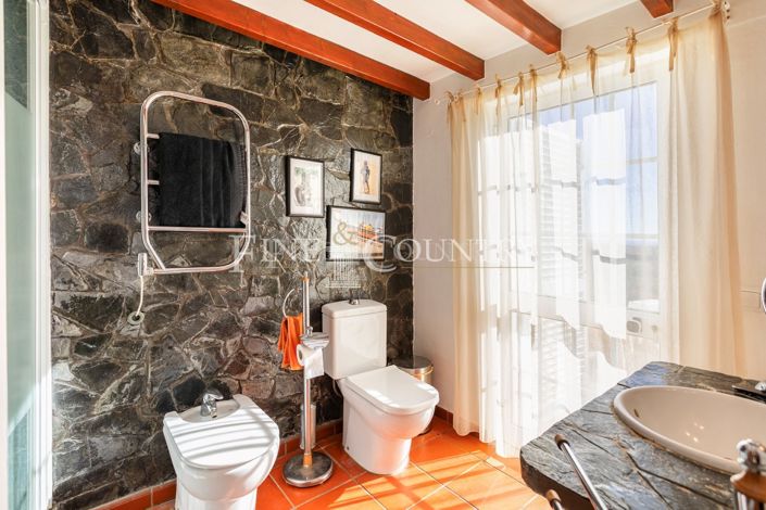 Image No.21-4 Bed Property for sale