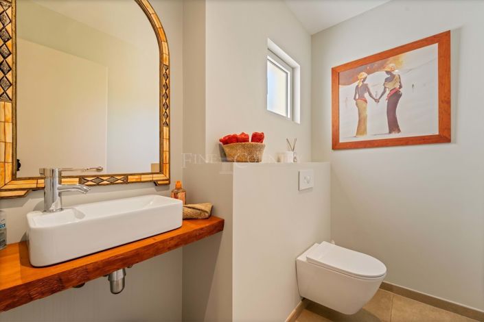 Image No.26-5 Bed Villa for sale