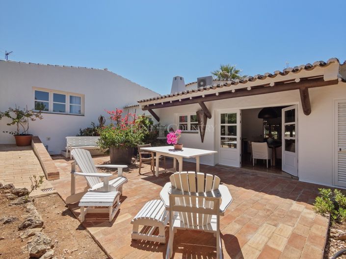 Image No.37-4 Bed Property for sale