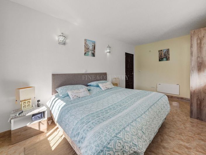 Image No.16-5 Bed Property for sale