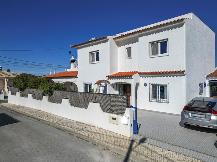 Image No.31-5 Bed Property for sale
