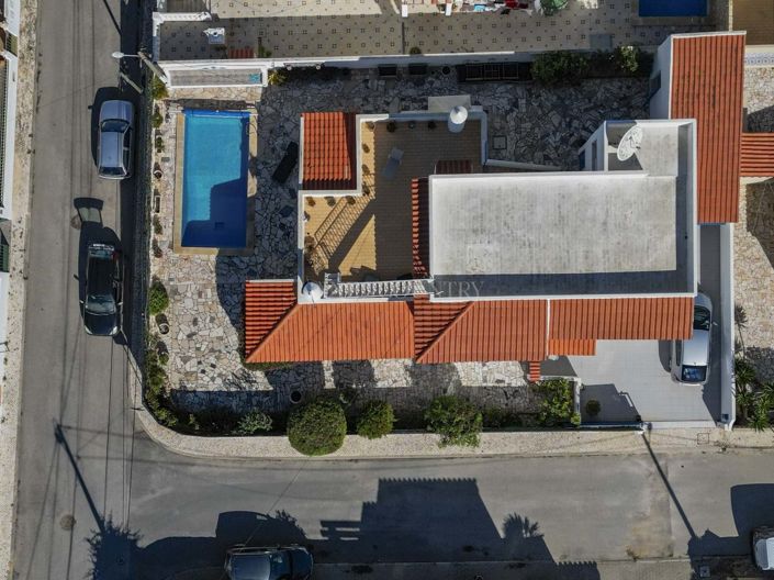 Image No.32-5 Bed Property for sale