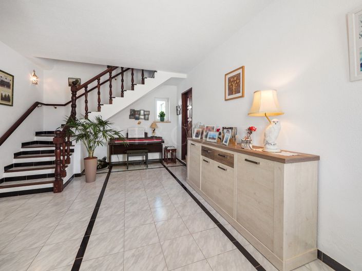 Image No.5-5 Bed Property for sale