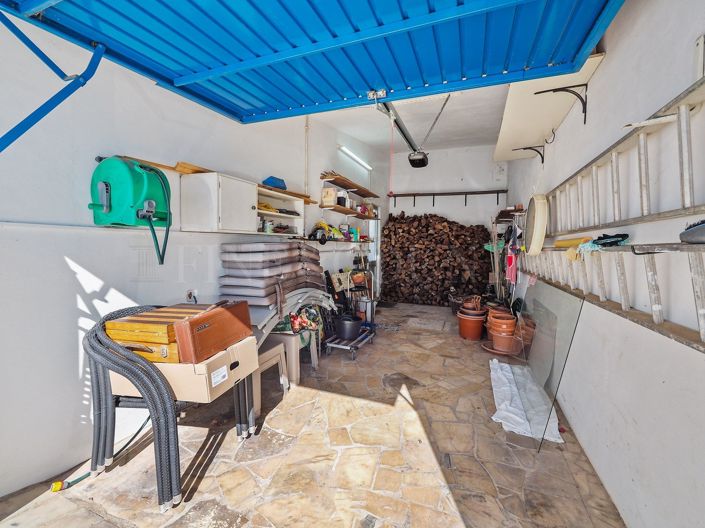 Image No.48-5 Bed Property for sale