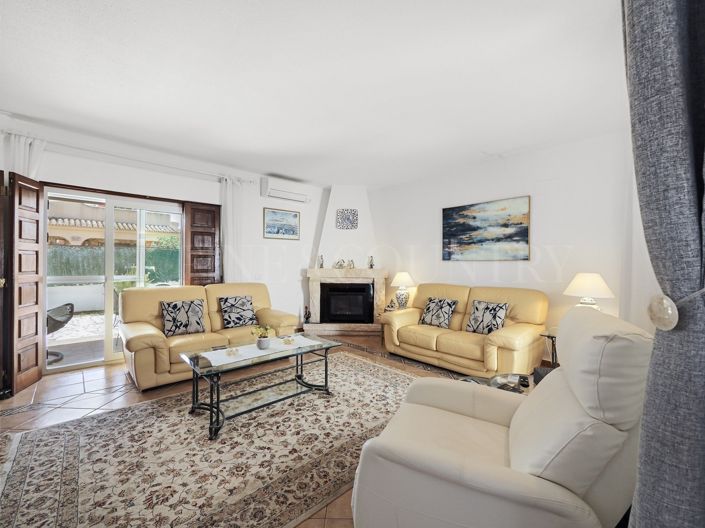 Image No.7-5 Bed Property for sale