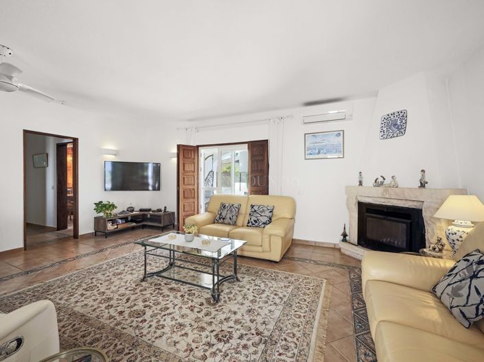 Image No.9-5 Bed Property for sale