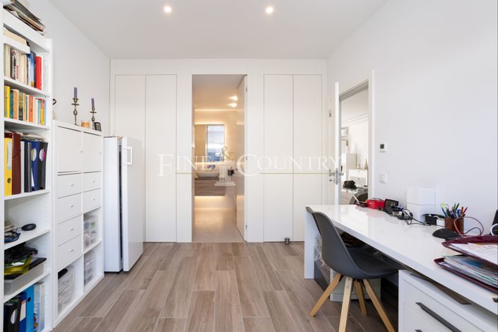 Image No.30-3 Bed Townhouse for sale