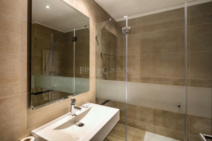 Image No.16-2 Bed Property for sale