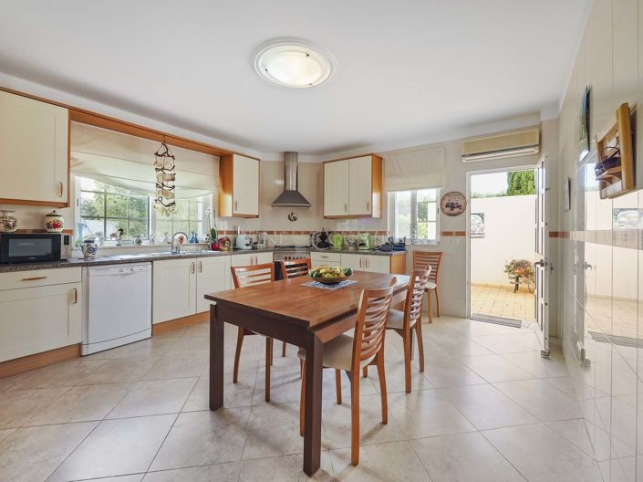 Image No.11-Propriété de 4 chambres à vendre à Carvoeiro