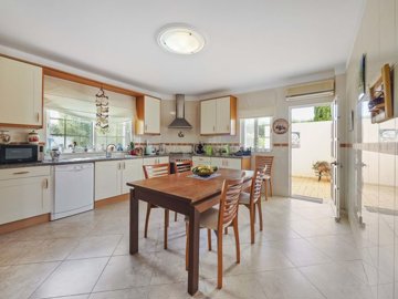 2104-369836-b952a8cbdbc2fd66601ce91bb265b9cce