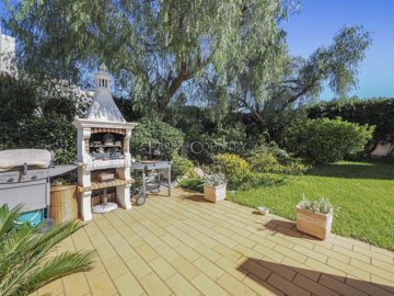 2104-369836-b952a8cbdbc2fd66601ce91bb265b9cce