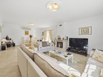 2104-369836-b952a8cbdbc2fd66601ce91bb265b9cce