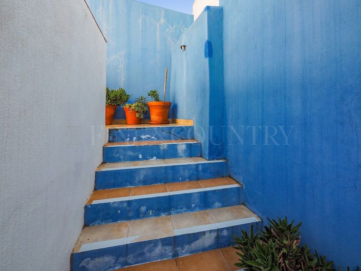 Image No.32-2 Bed Townhouse for sale