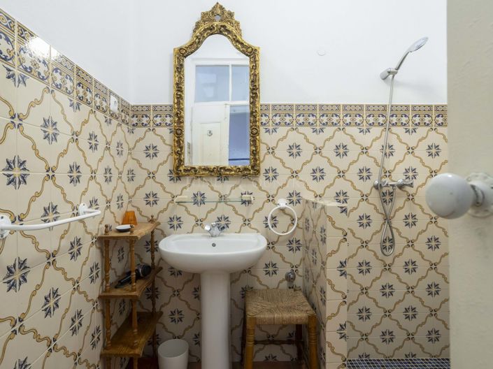 Image No.26-5 Bed Townhouse for sale