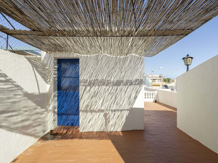 Image No.28-5 Bed Townhouse for sale