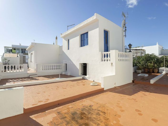 Image No.31-5 Bed Townhouse for sale