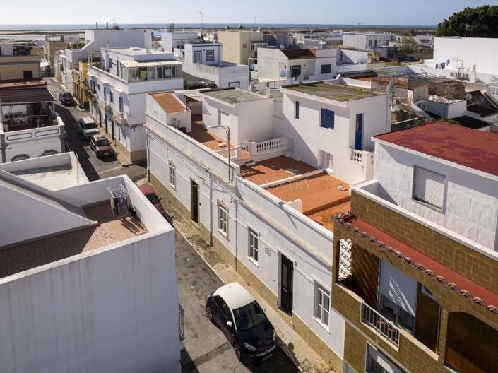 Image No.32-5 Bed Townhouse for sale