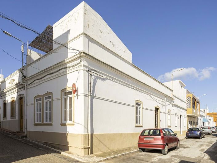 Image No.4-5 Bed Townhouse for sale