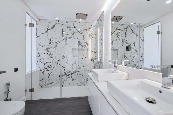 Image No.20-3 Bed Property for sale