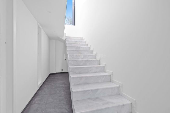 Image No.29-3 Bed Property for sale