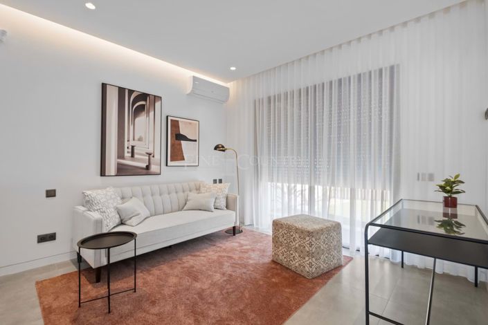 Image No.16-4 Bed Semi-Detached for sale