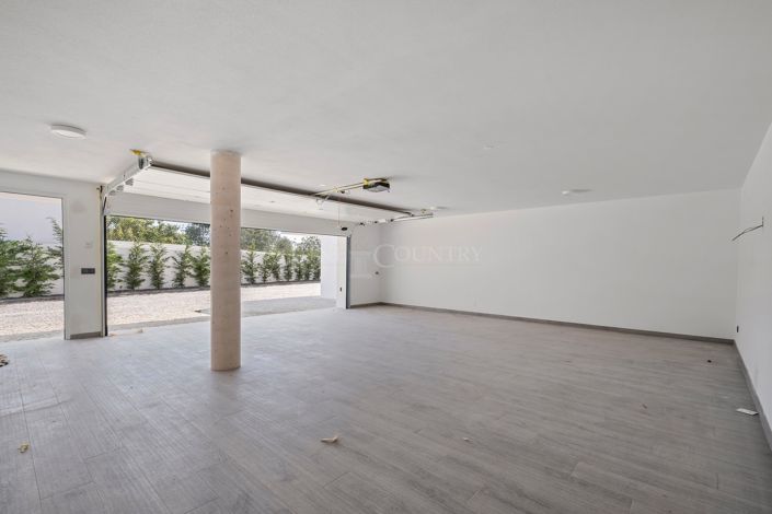 Image No.48-4 Bed Semi-Detached for sale