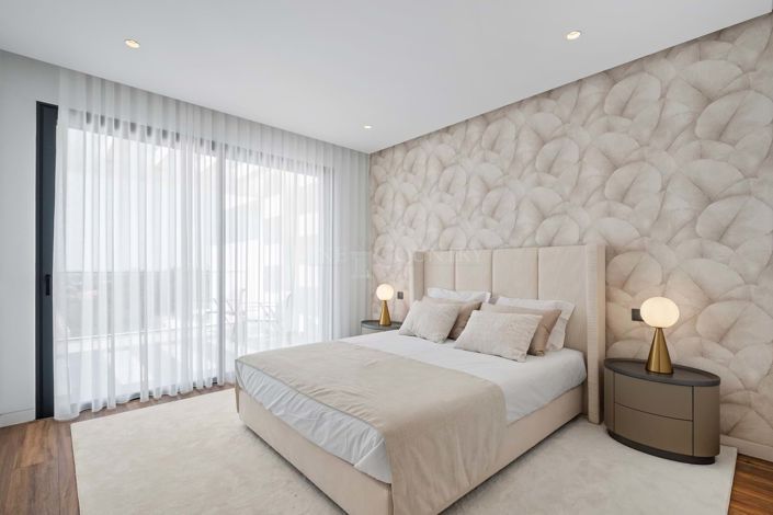 Image No.21-4 Bed Semi-Detached for sale