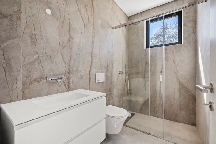 Image No.32-4 Bed Semi-Detached for sale