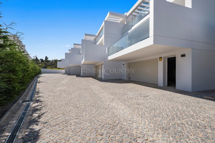 Image No.49-4 Bed Semi-Detached for sale