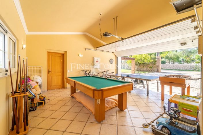 Image No.26-4 Bed Property for sale