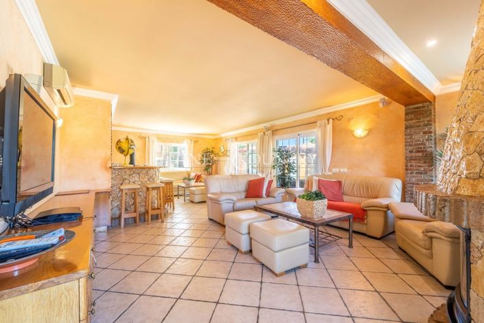 Image No.3-4 Bed Property for sale