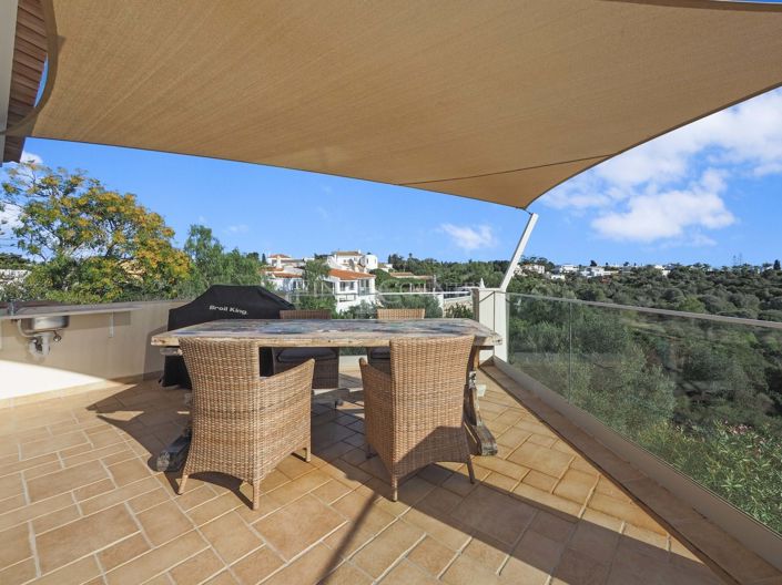 Image No.28-4 Bed Property for sale