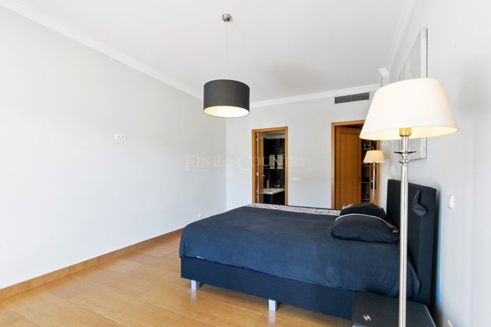 Image No.14-4 Bed Property for sale