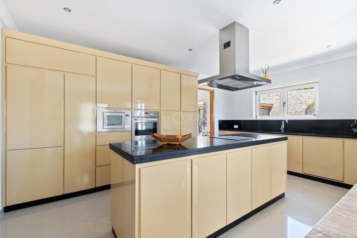 Image No.8-4 Bed Property for sale