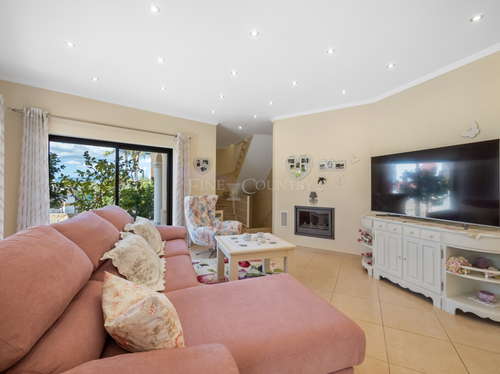 Image No.2-3 Bed Villa for sale