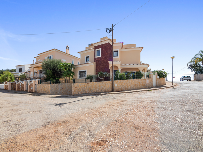 Image No.28-3 Bed Villa for sale