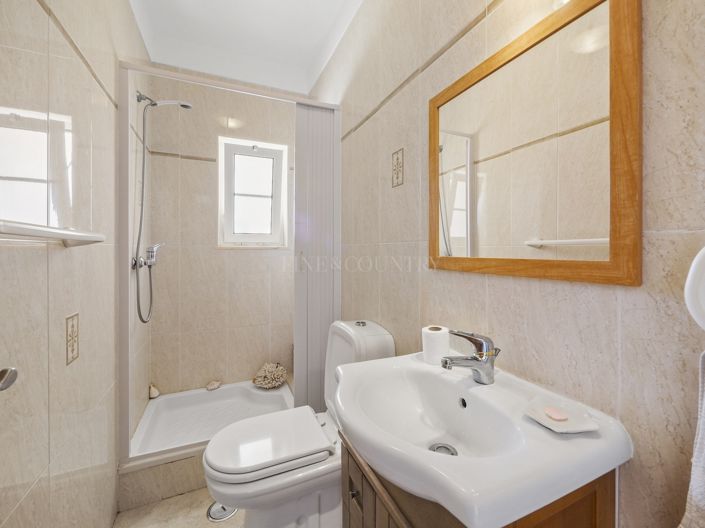 Image No.10-Propriété de 4 chambres à vendre à Carvoeiro