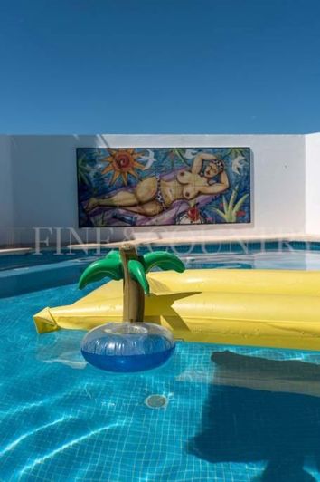 Image No.12-2 Bed Townhouse for sale