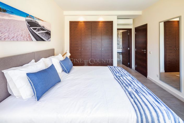 Image No.12-2 Bed Property for sale